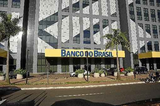 Banco do Brasil: alÃ©m da remuneraÃ§Ã£o considerada baixa, ambiente de intrigas polÃ­ticas afasta executivos cotados para substituir Rubens Novaes