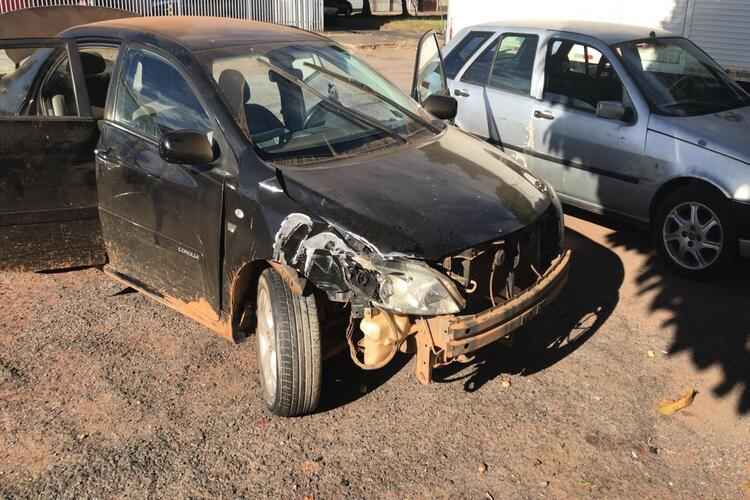 Carro precisou de consertos apÃ³s uma batida e suspeitos foram presos na oficina