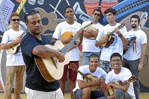 Artistas fazem live para ajudar o  Projeto Waldir Azevedo e  Orquestra de Cavaquinhos