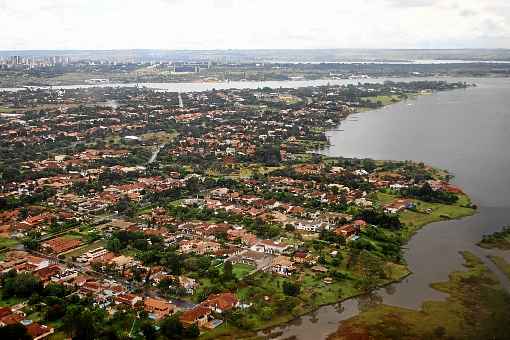 Vista aÃ©rea do Lago Sul: 29.346 habitantes, sendo que a maioria trabalha na administraÃ§Ã£o pÃºblica