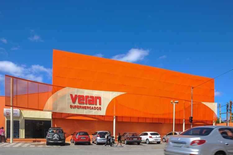 Famosa rede de supermercados em São Paulo contratou um CEO que não é membro da família, tornando-se destaque em termos de sucesso e profissionalização