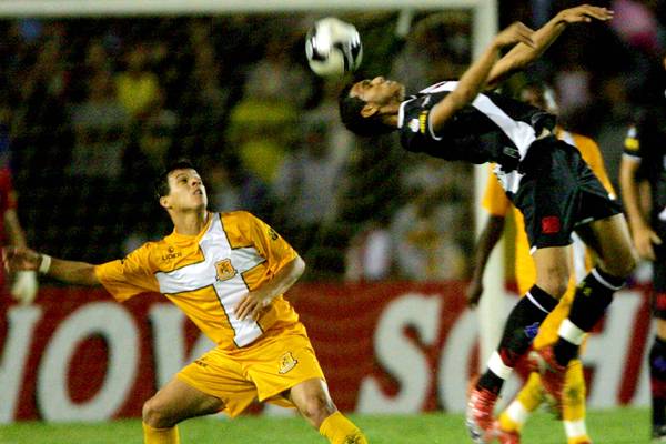 Lance do primeiro tempo entre Brasiliense e Vasco