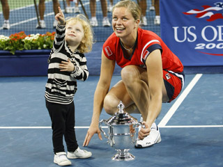 Clijsters com a filha em Nova York: volta em grande estilo