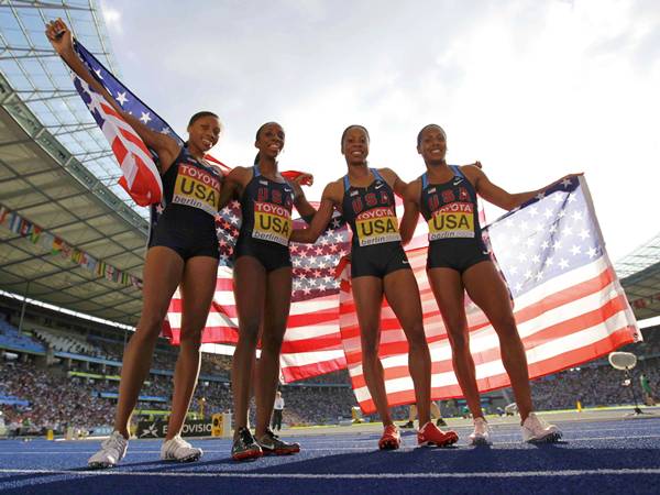 Time feminino do revezamento 4 x 100m se despede do mundial com medalha de ouro