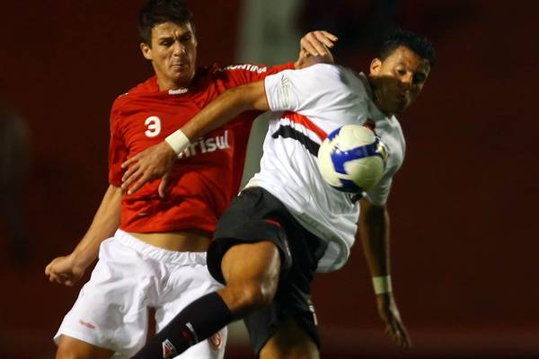 Washington (d) perdeu um pênalti durante o jogo