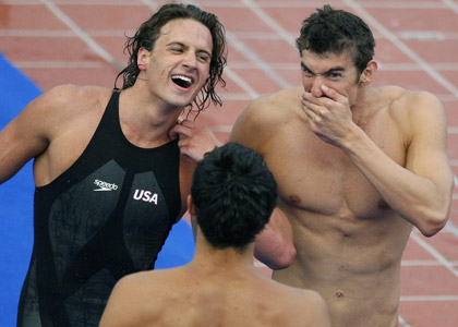 Ryan Lochte (E) assume o trono que era do fenômeno Michael Phelps