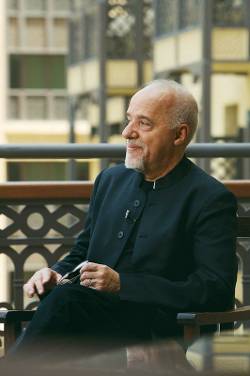 Paulo Coelho foi convidado pelo partido para fortalecer palanque de Marina