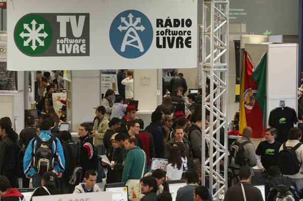 Hall do Fórum de Software Livre: evento serve para a troca de experiências entre desenvolvedores e fortalecer o SL