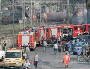 Bombeiros isolam o local do acidente